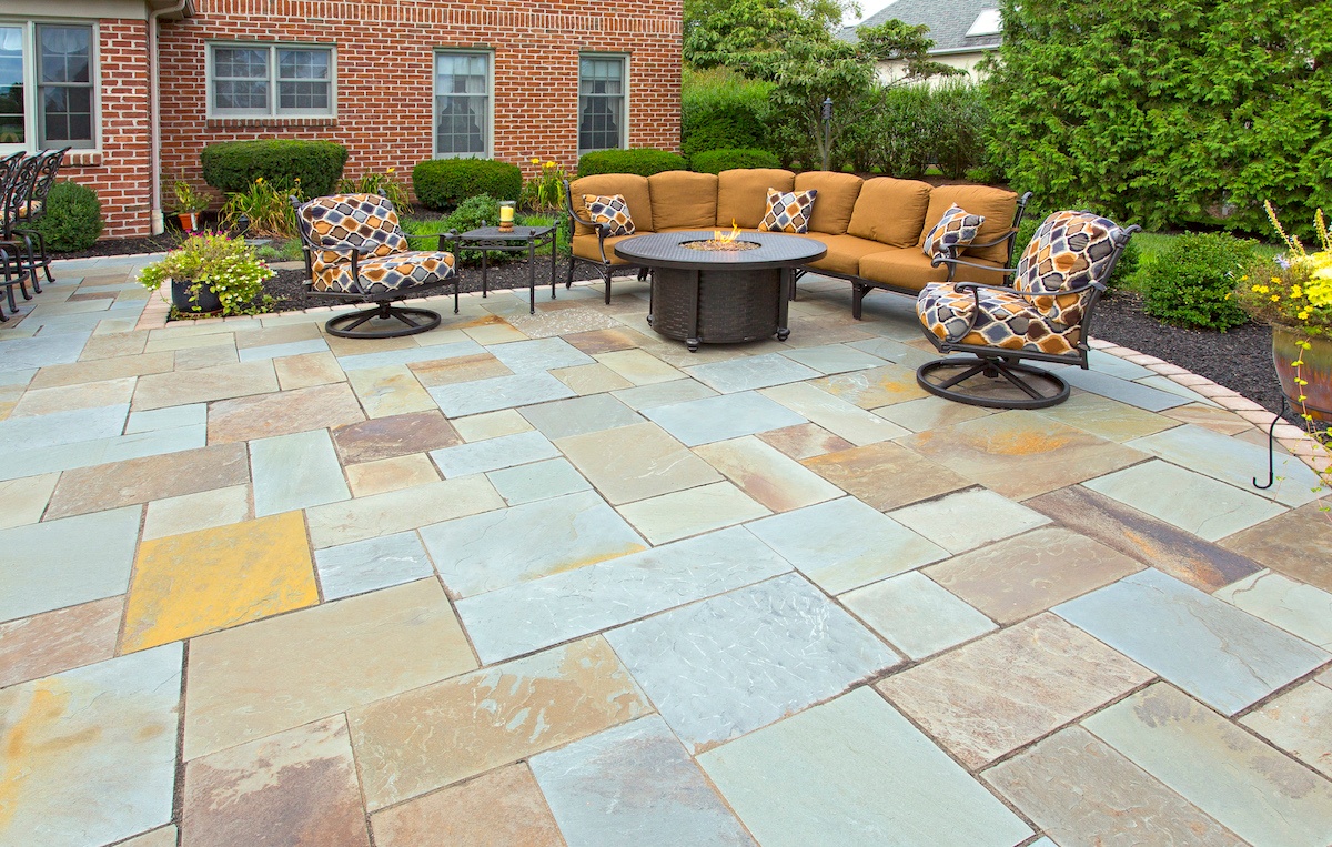flagstone patio in York, PA designed by Earth Turf & Wood